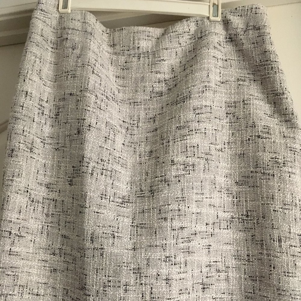 Tweed ivory skirt size18